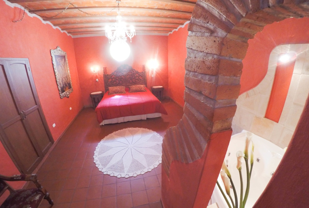 Hotel Monasterio 25/50