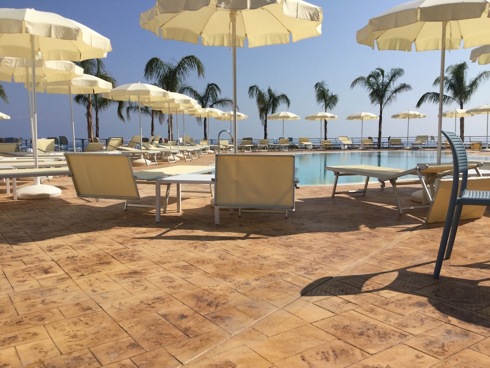Blue Bay Resort 15/72