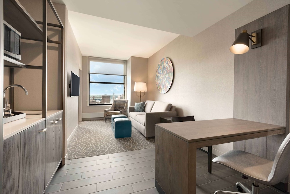 Embassy Suites By Hilton Minneapolis Downtown Hotel 53/62