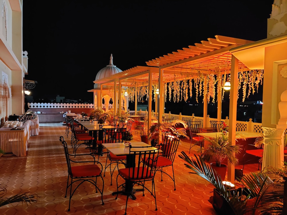 Laxmi Palace Heritage Boutique Hotel 60/65