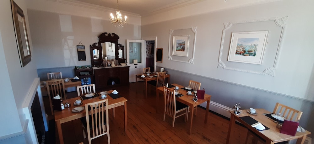 Brooke House 39/44