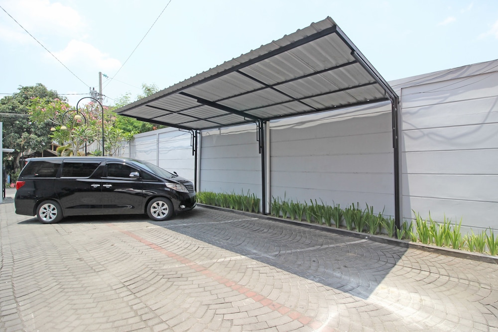 Reddoorz Near Hartono Mall 3 27/30