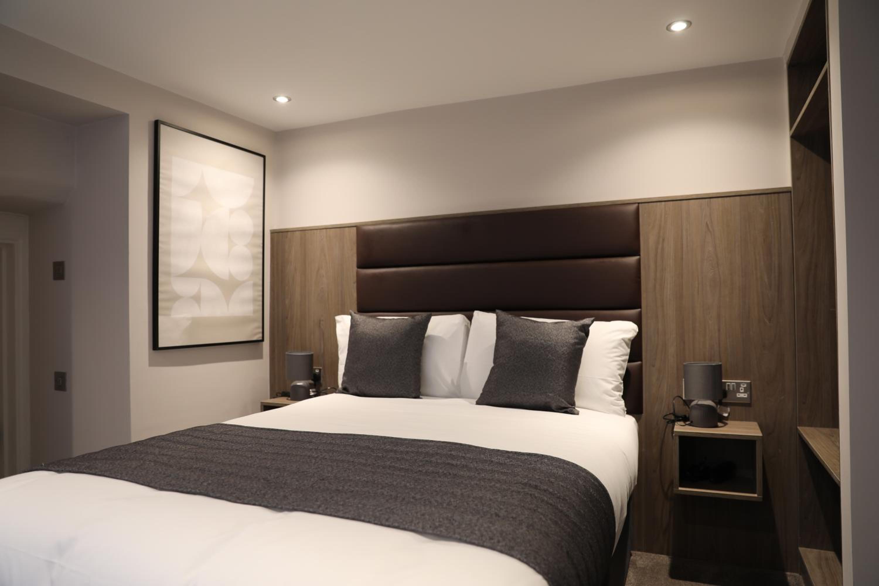 Semi Basement, Budget, Double Bed