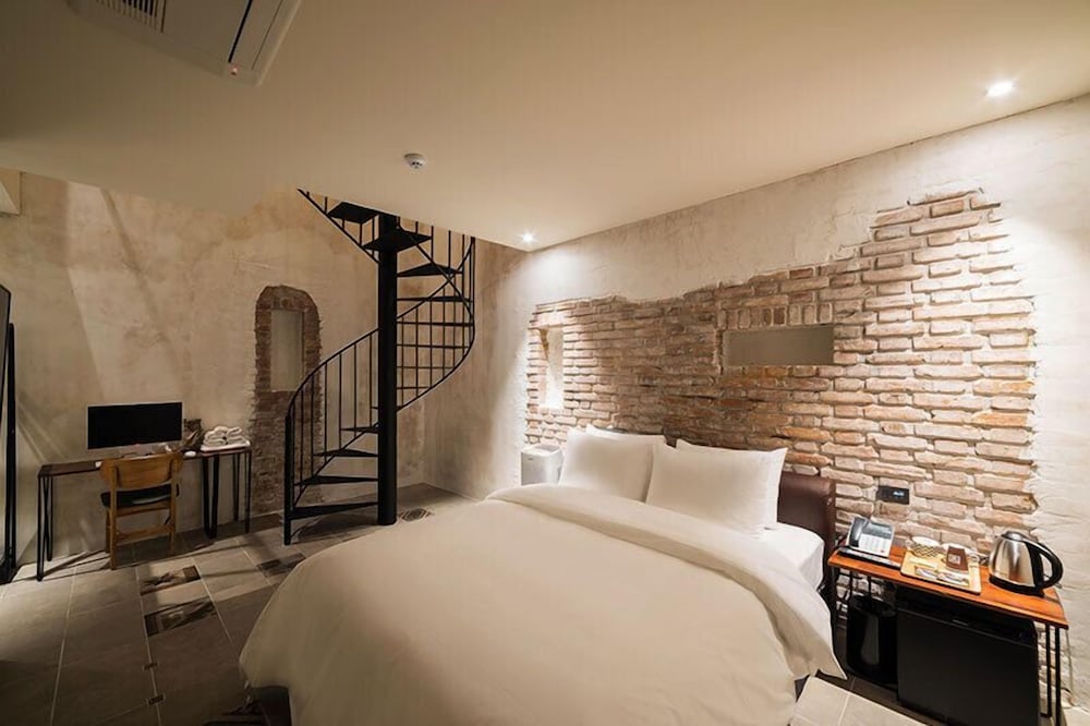 Hotel March 15/46