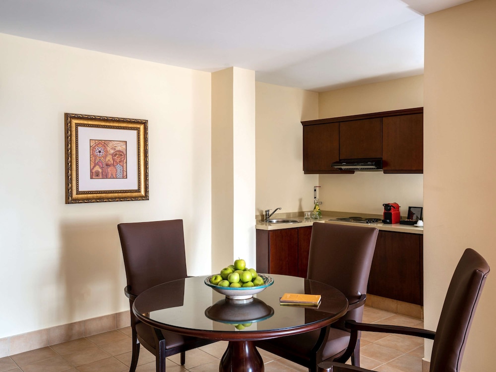 Mercure Grand Hotel Seef - All Suites 50/67