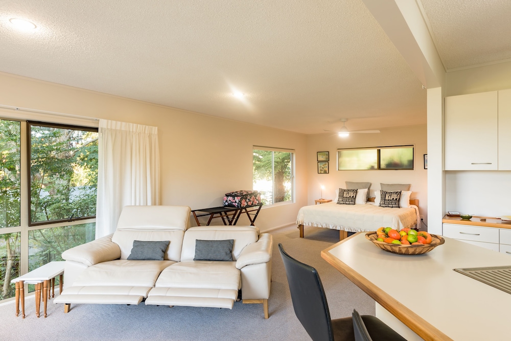CRAICOR ACCOMMODATION 10/50