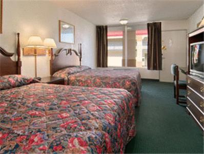 Super 8 By Wyndham Oklahoma Fairgrounds 13/20