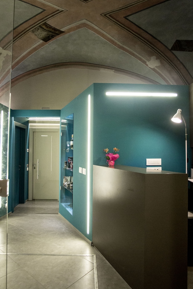 Little Italy Hostel 6/32