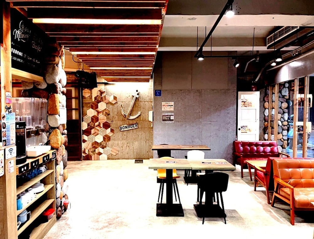 Ph Hostel 61/72