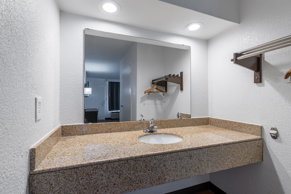 Americas Best Value Inn Hamilton 26/45