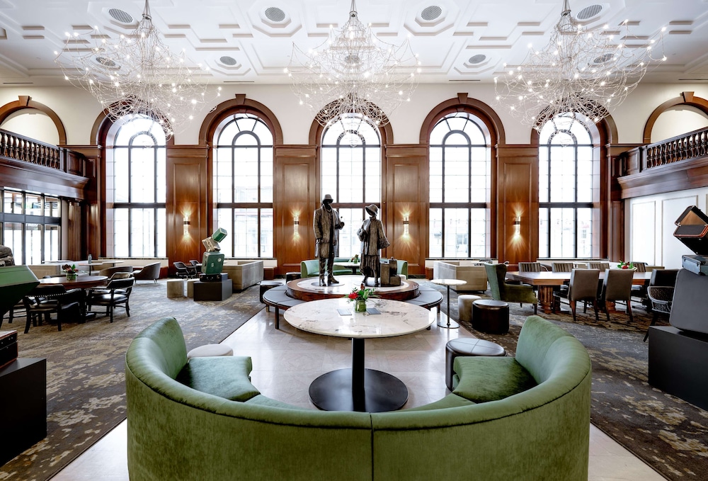 Hotel Fort Des Moines, Curio Collection by Hilton 71/81
