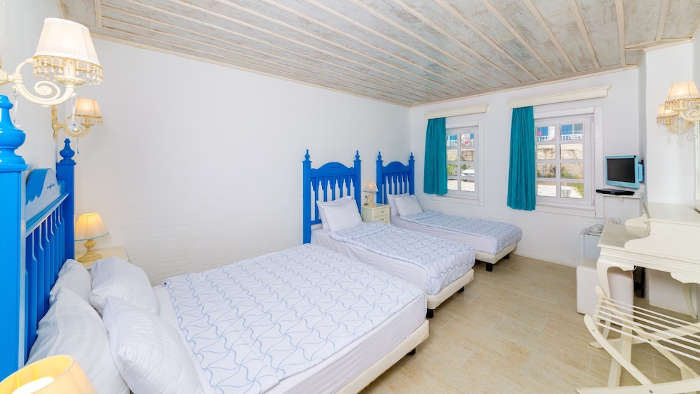 OTEL MAVI BEYAZ 15/50