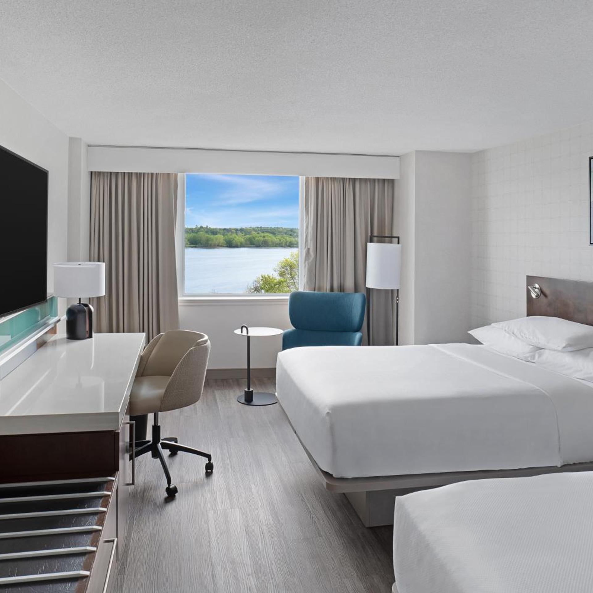 Room, Queen Bed, Water View