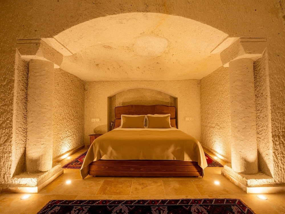 Tulip Cave Suites 24/48