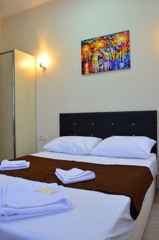 Addressuiteshotel 8/27