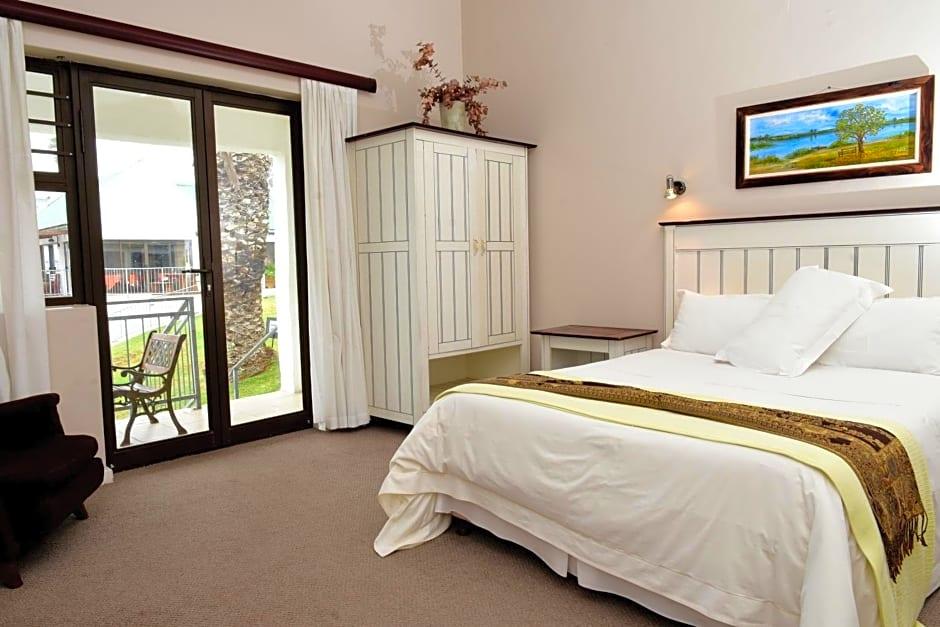 Riviera Hotel & Chalets 7/50