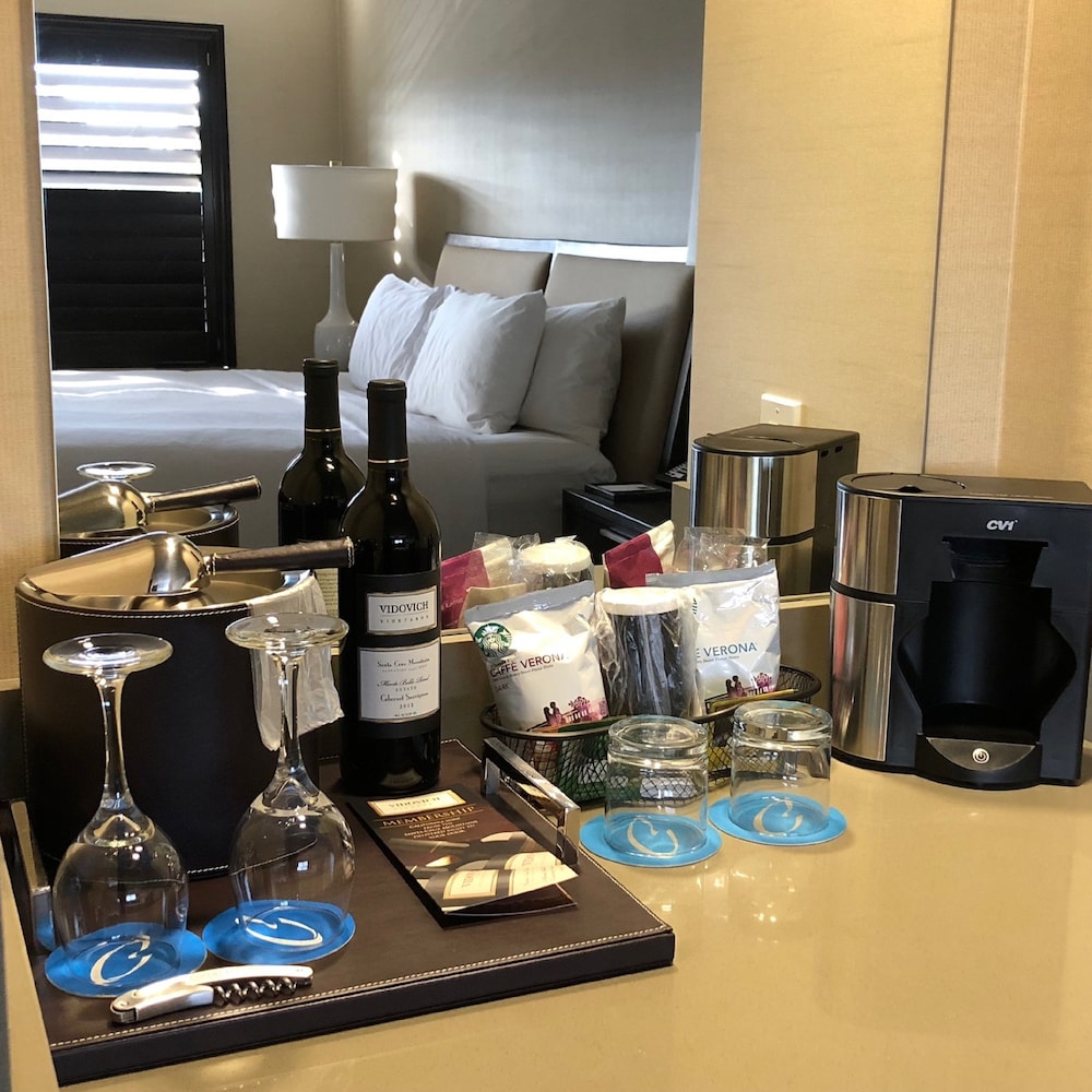 Cupertino Hotel 32/54