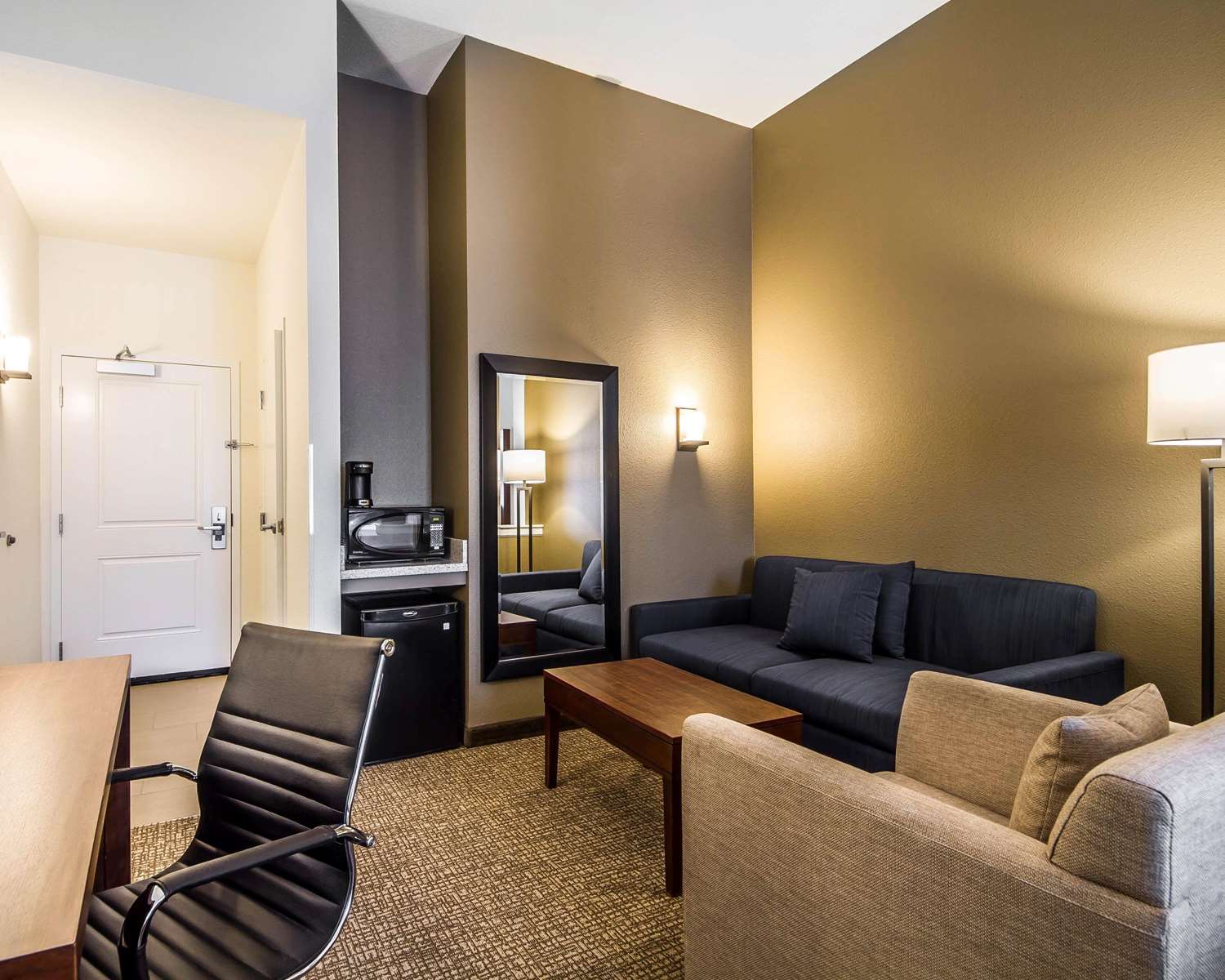 COMFORT SUITES WOODLAND - SACRAMENTO AIRPORT 20/46