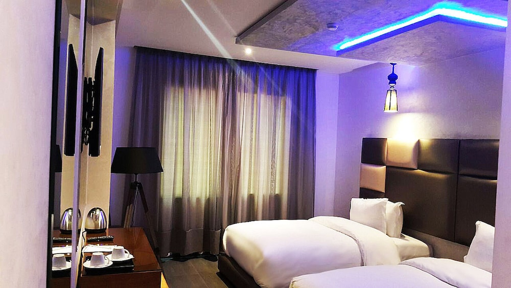 SUPERIOR, TWIN BEDS