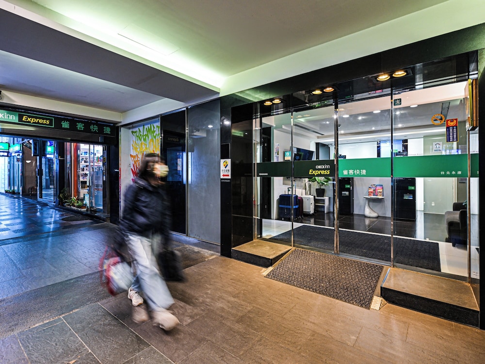 CHECK inn Express Taipei YongKang 30/45