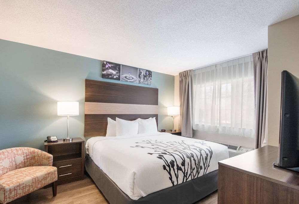 Sleep Inn & Suites Columbus near Fort Benning 16/44