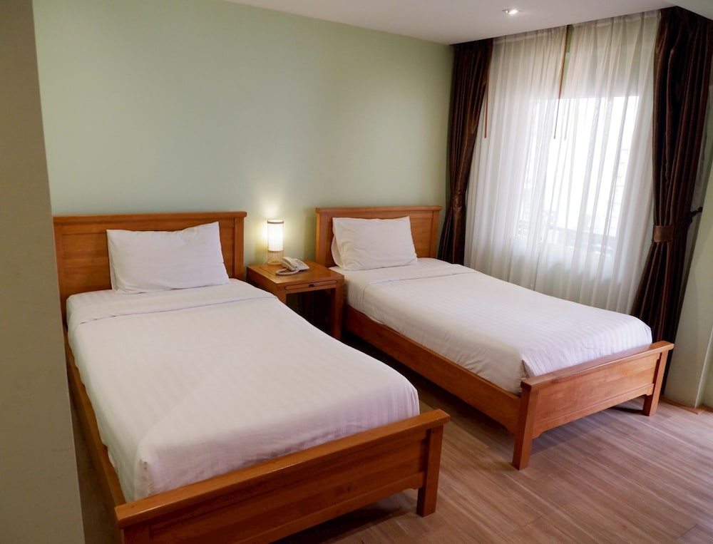 CLASSIC, TWIN BEDS