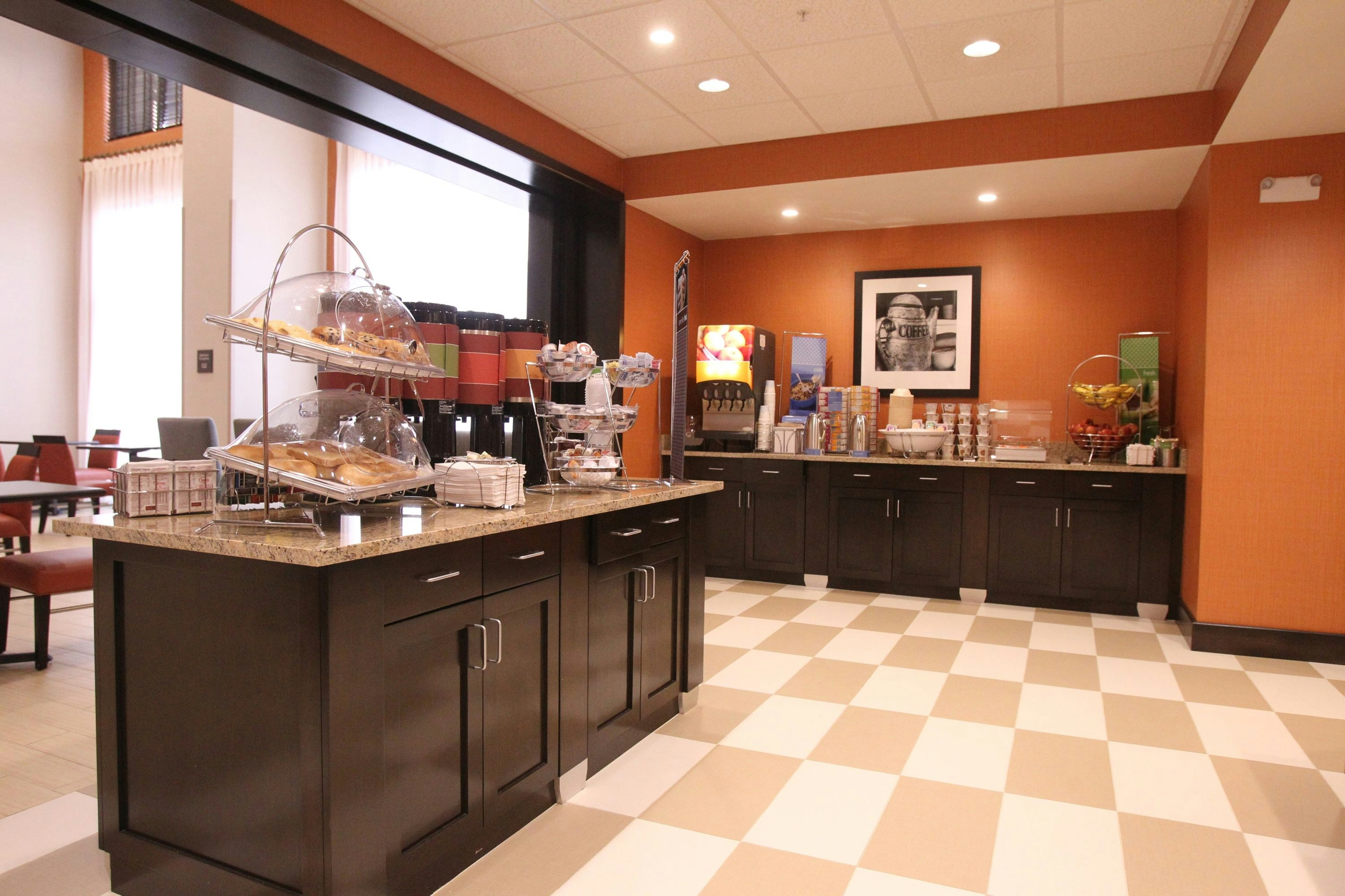 Hampton Inn Suites Seneca Clemson Area Sc 18/74