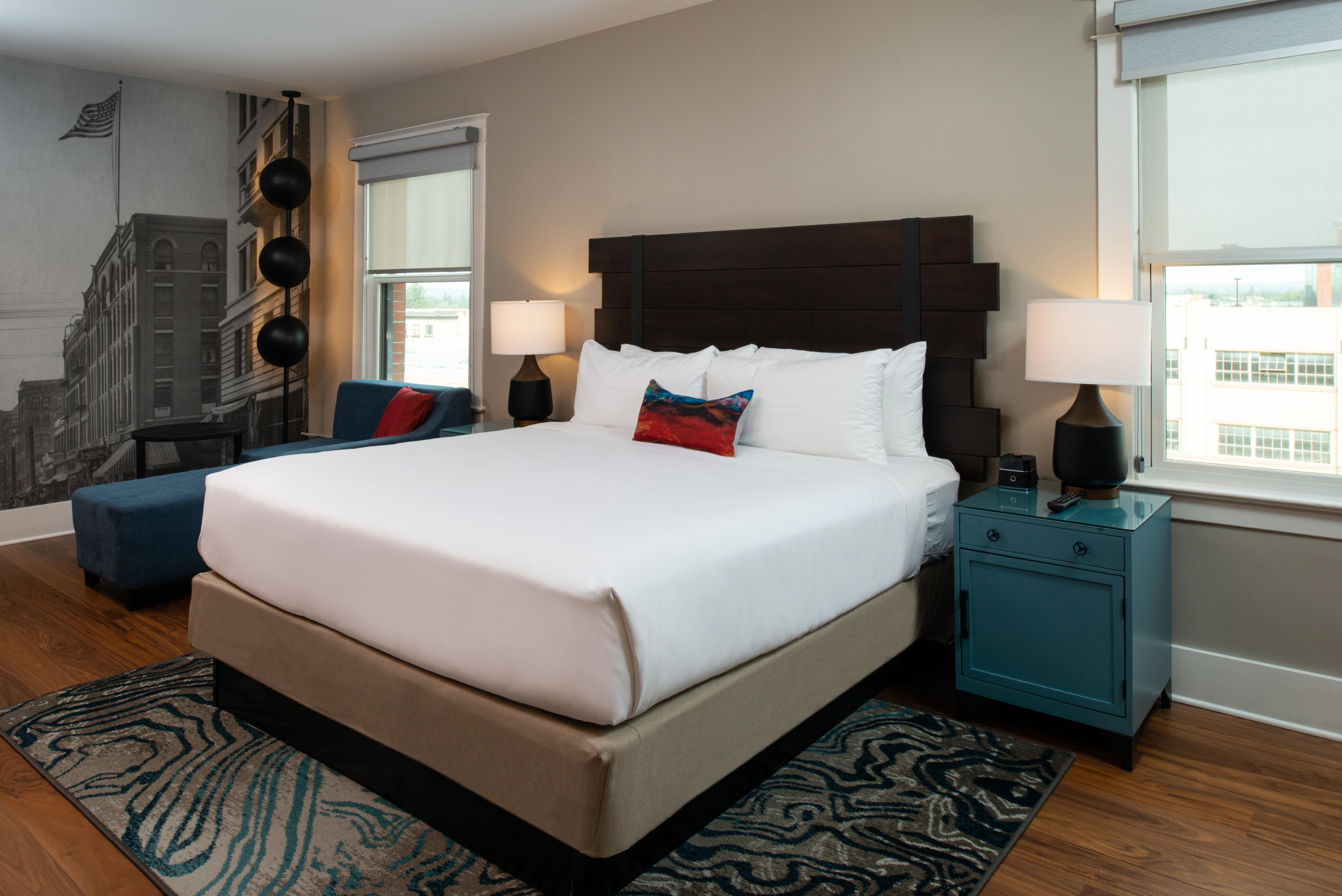 Room, King Bed, City View
