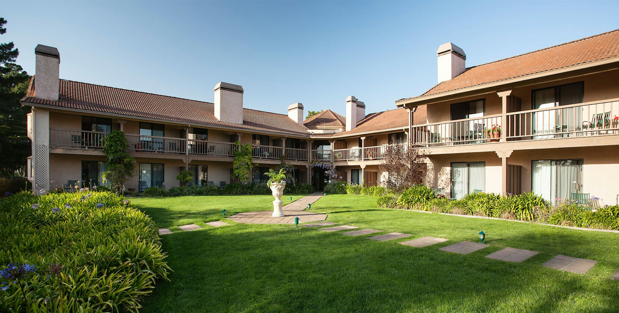 Half Moon Bay Lodge 54/59