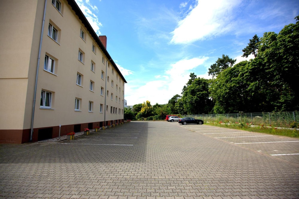 AIRPORT HOTEL WALLDORF 26/31