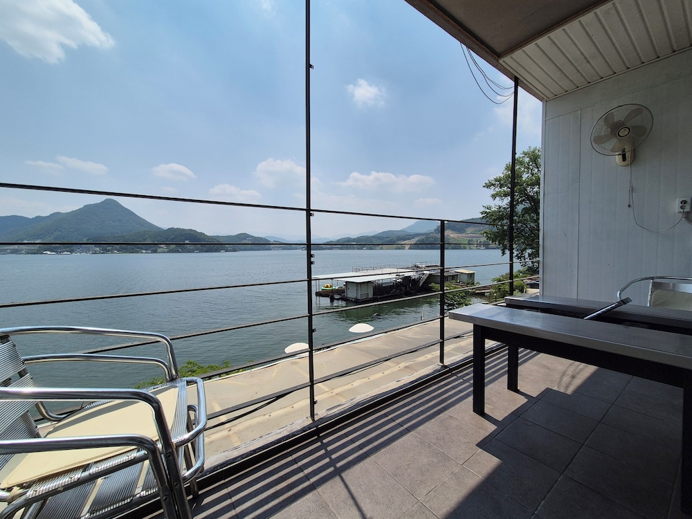 Interlaken Pension In Gapyeong 21/50