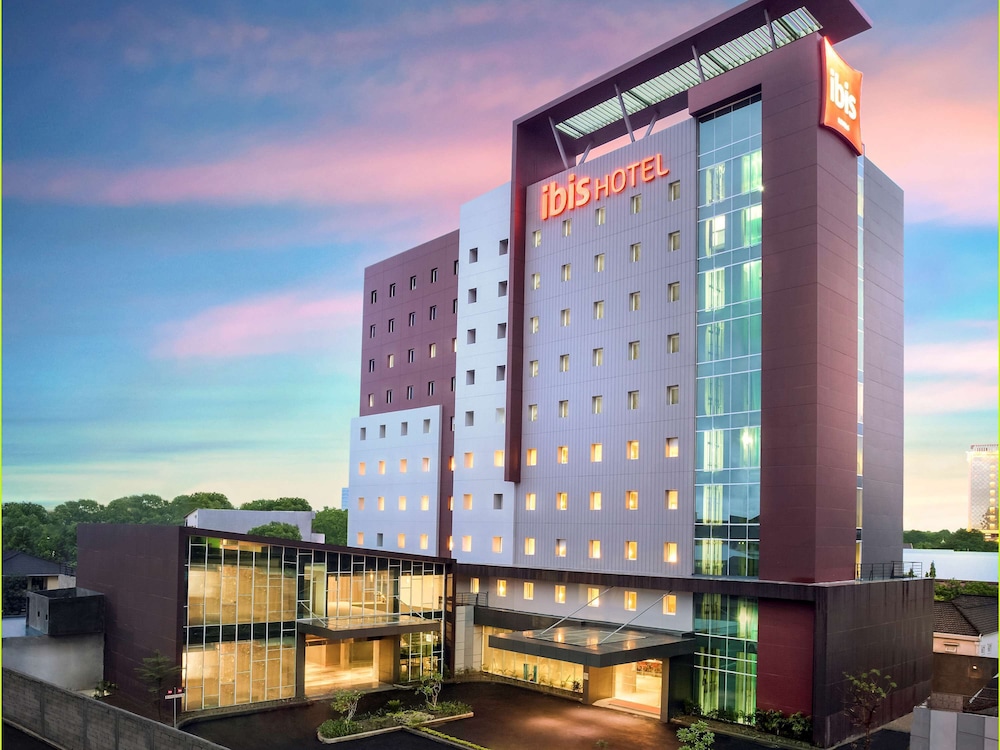 Ibis Makassar City Center 1/30