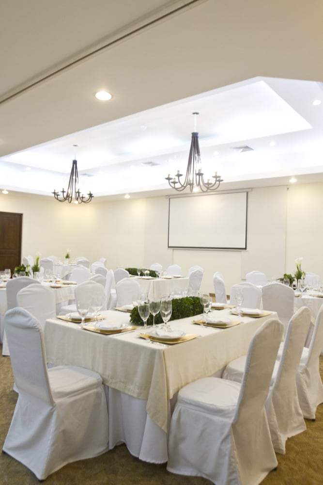 Hotel Los Portales 39/50