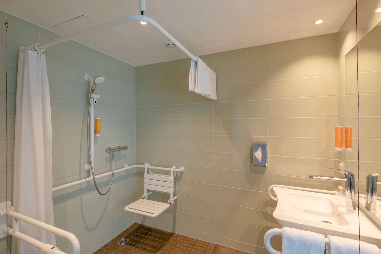 Super 8 By Wyndham Dresden 30/36