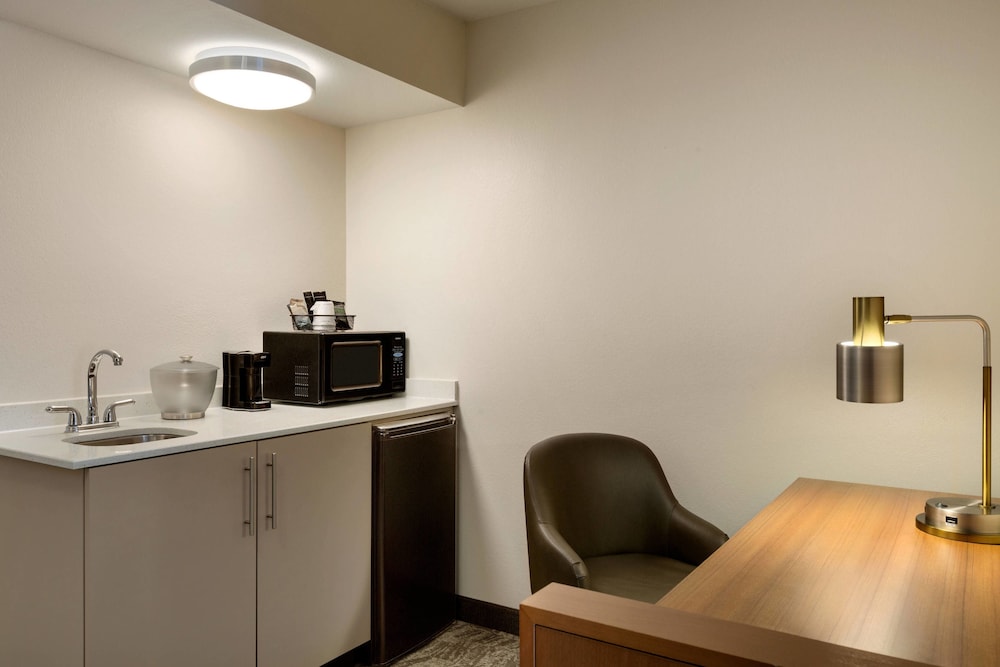 SpringHill Suites Phoenix North 27/28