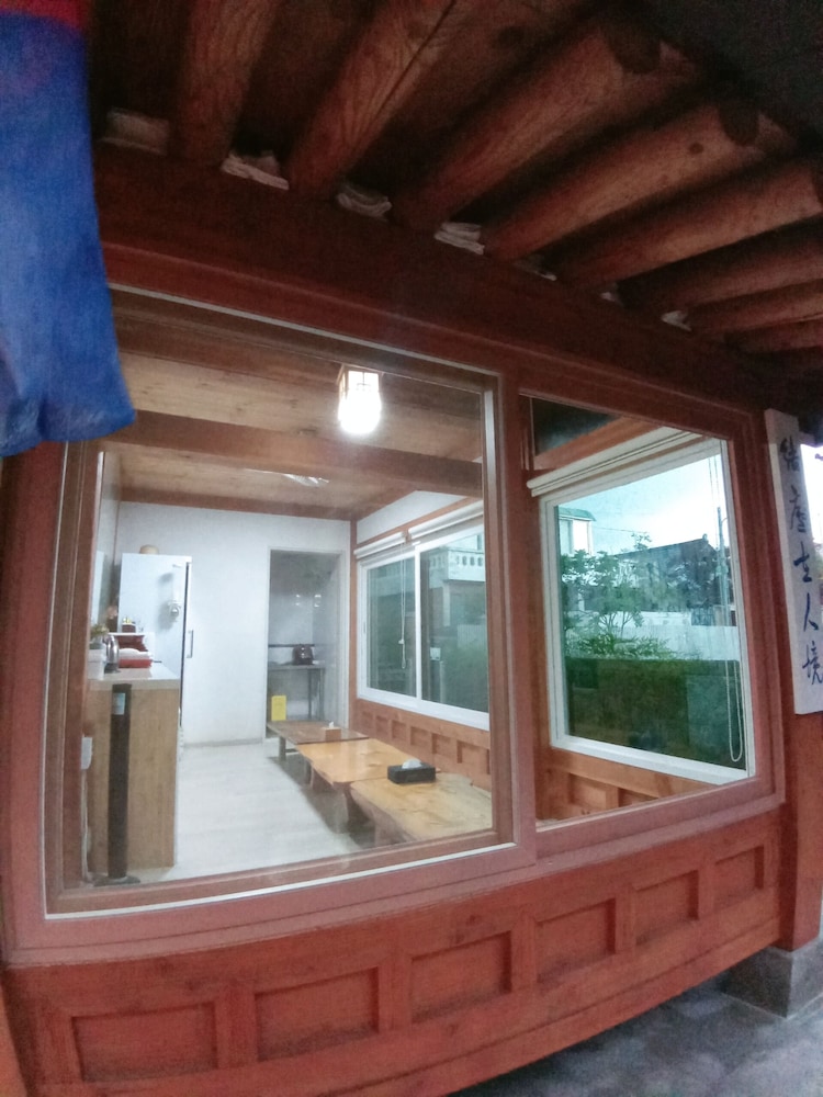 Nabijam Hanok Hotel 41/61