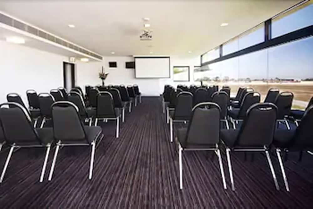 Mantra Melbourne Melton 17/37