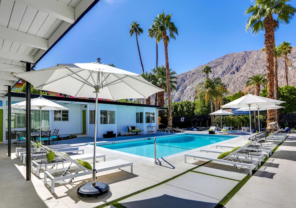 The Three Fifty Hotel - Adults Only 29/63