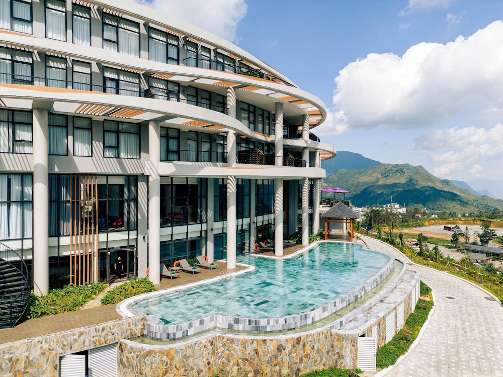 Lady Hill Sapa Resort 4/59