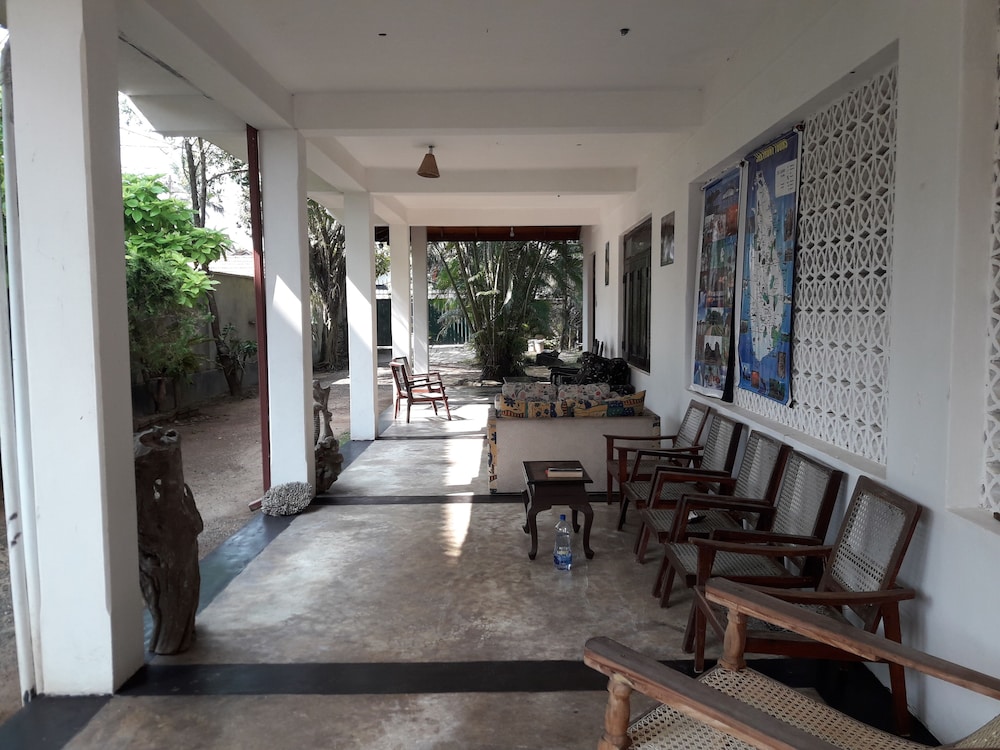 Sea Front Hikkaduwa 17/33
