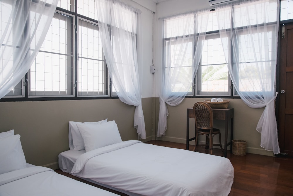 STANDARD, TWIN BEDS