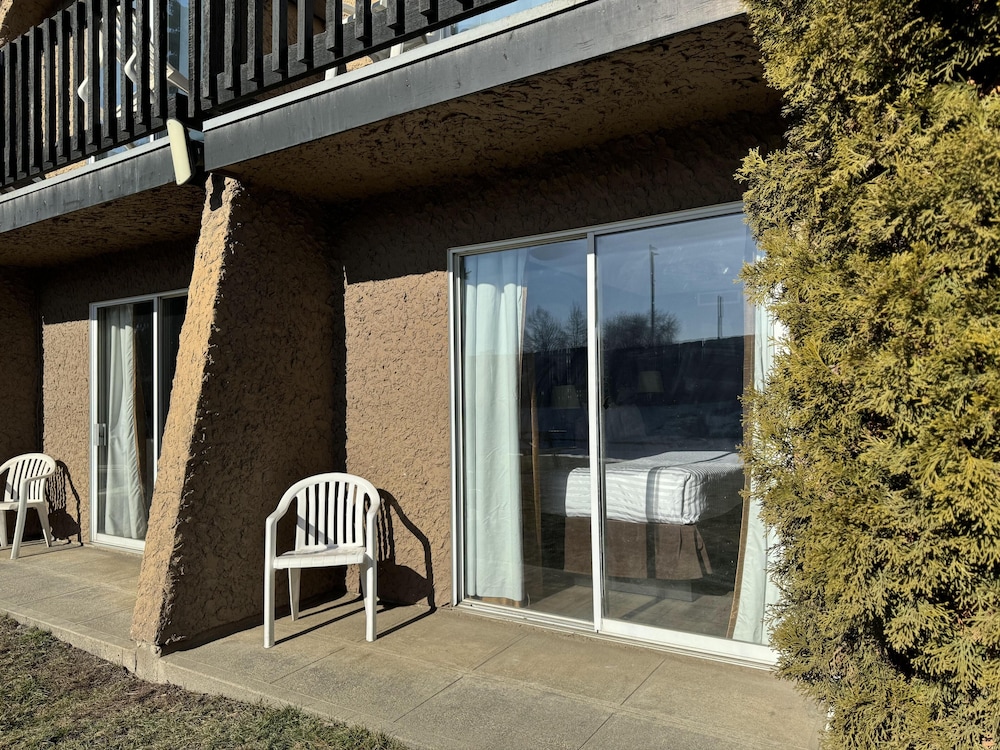 Divya Sutra Plaza & Conference Centre Vernon, BC 47/74