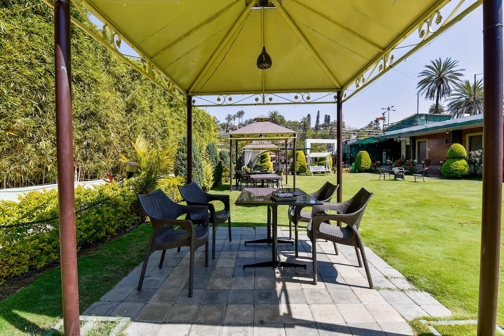 Royal Garden Retreat 24/25