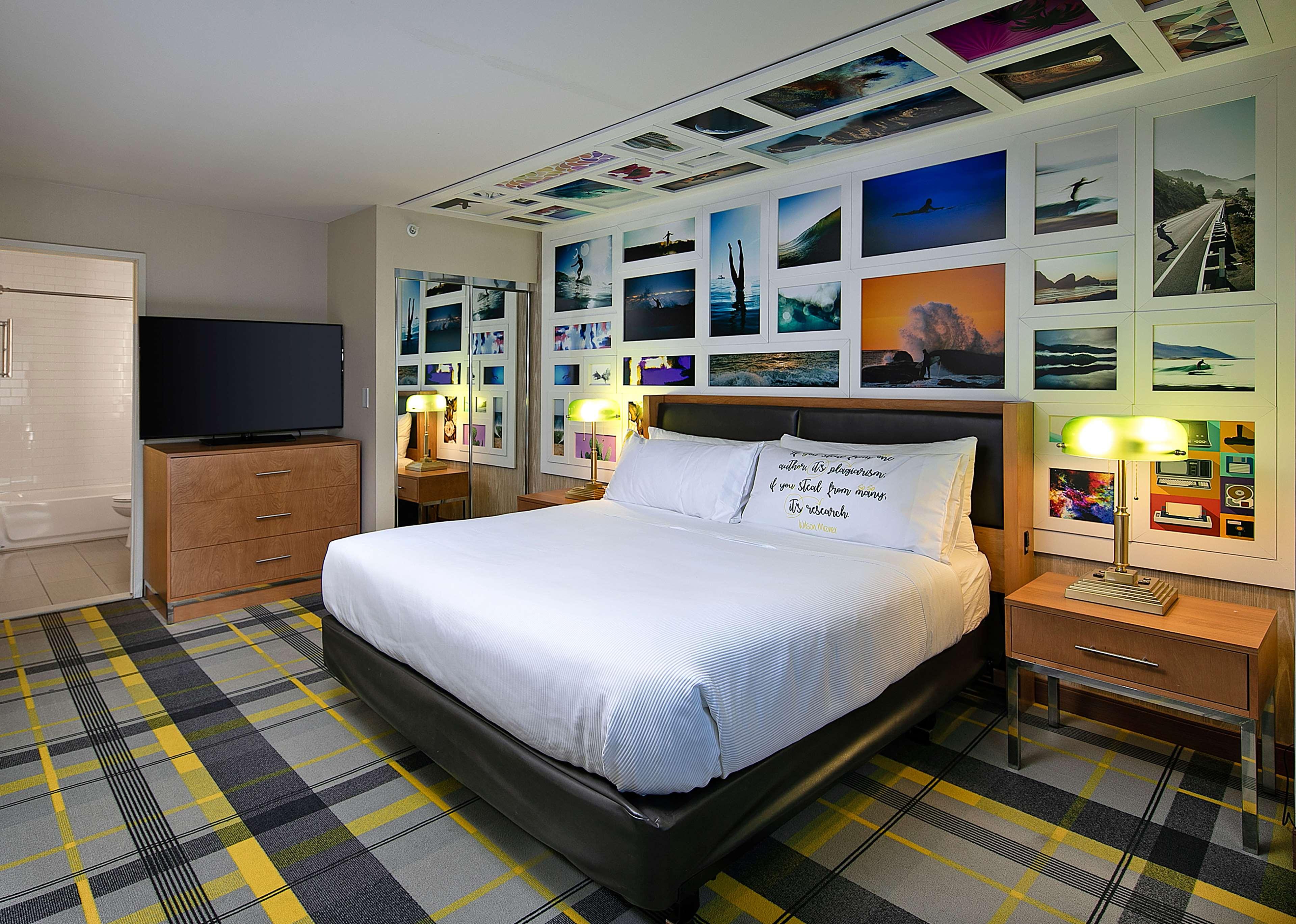 1 BEDROOM, SUITE, KING BED