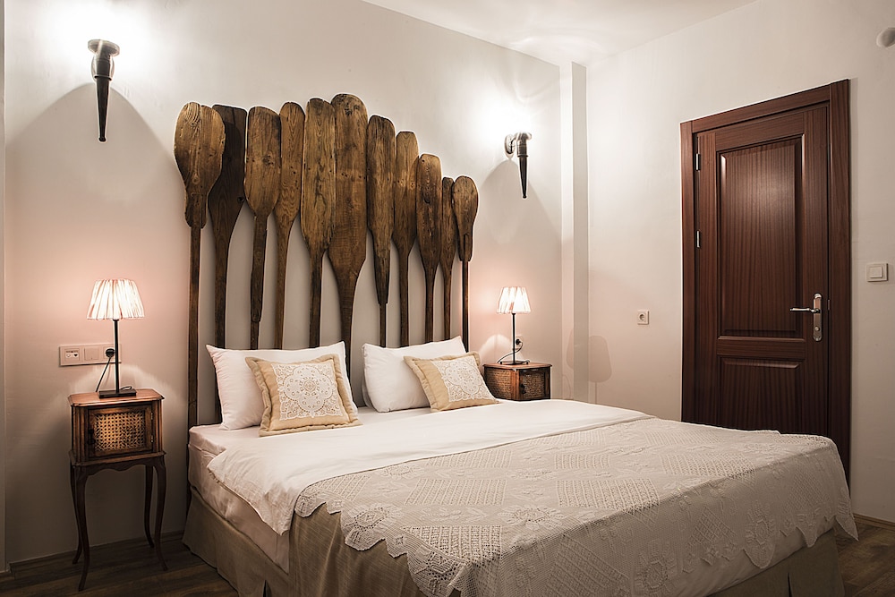 Oriella Hotel 10/40