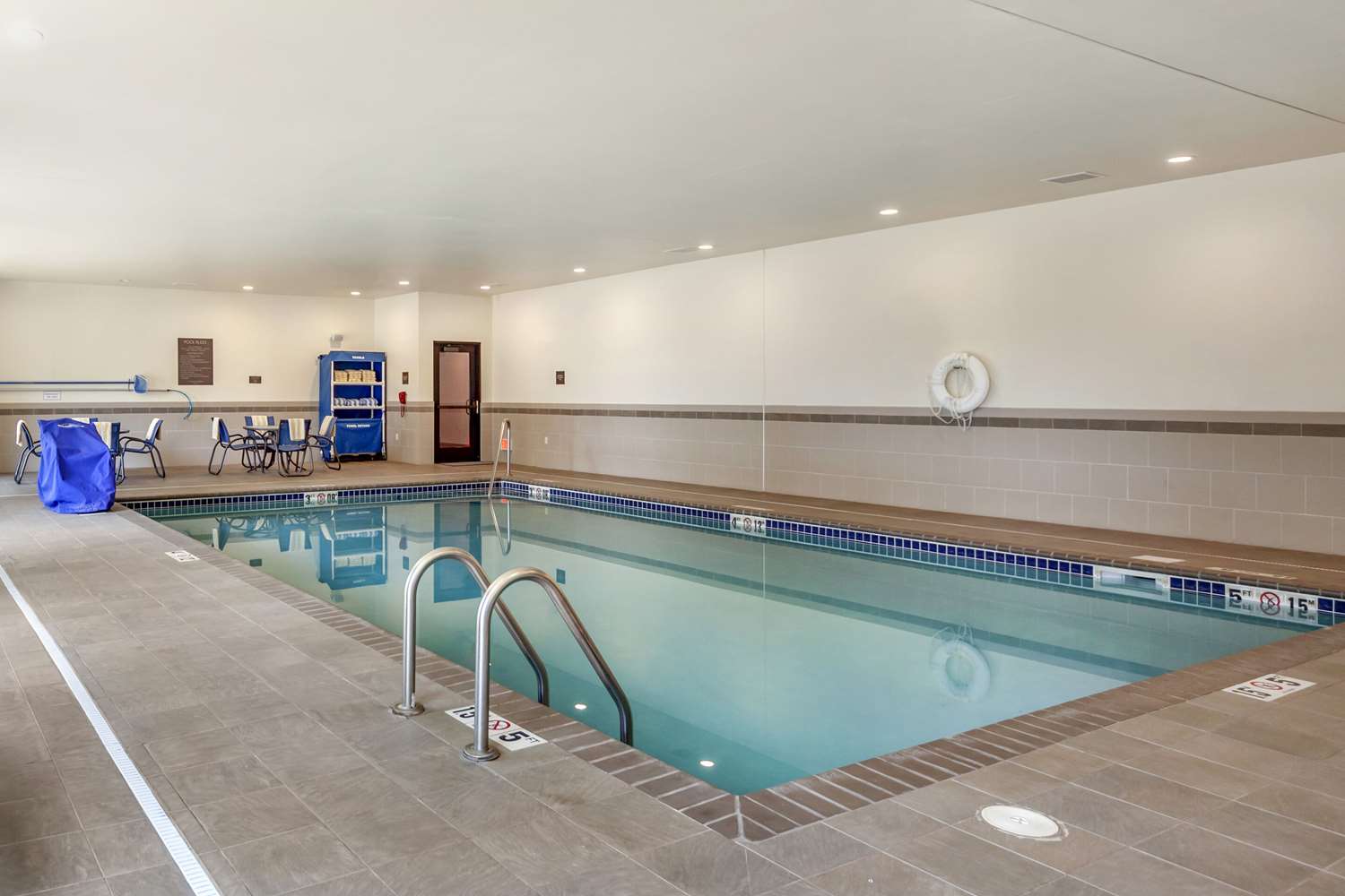 Comfort Inn and Suites Avera Southwest Sioux Falls SD 21/37