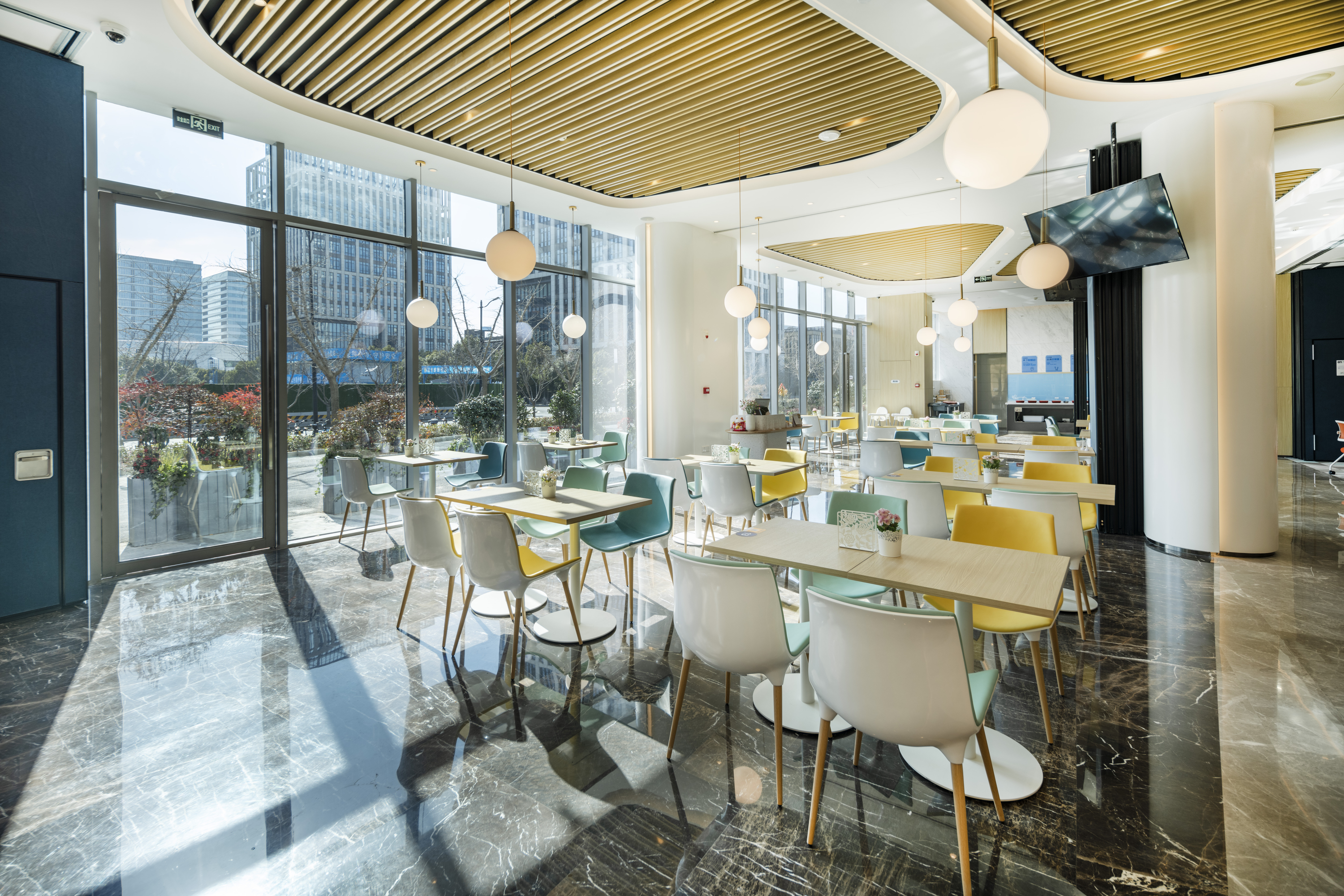 Holiday Inn Express Shanghai Pudong Zhangjiang 45/66