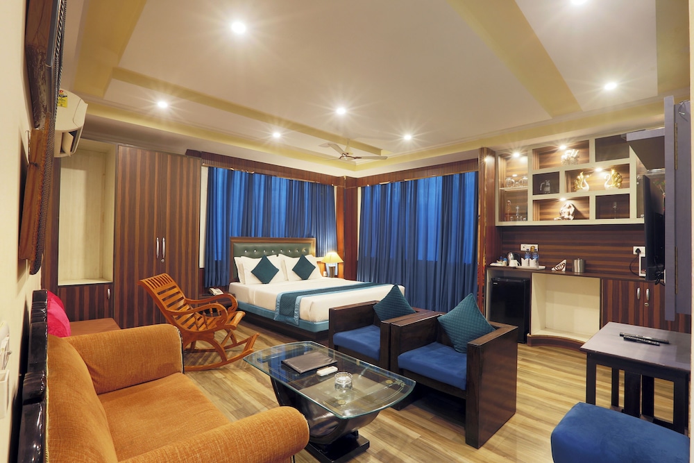Castle Blue Hotel 42/49