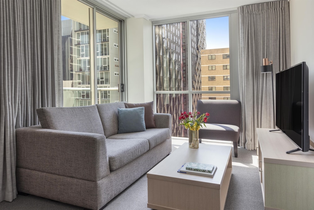 Oaks Brisbane Festival Suites 30/49