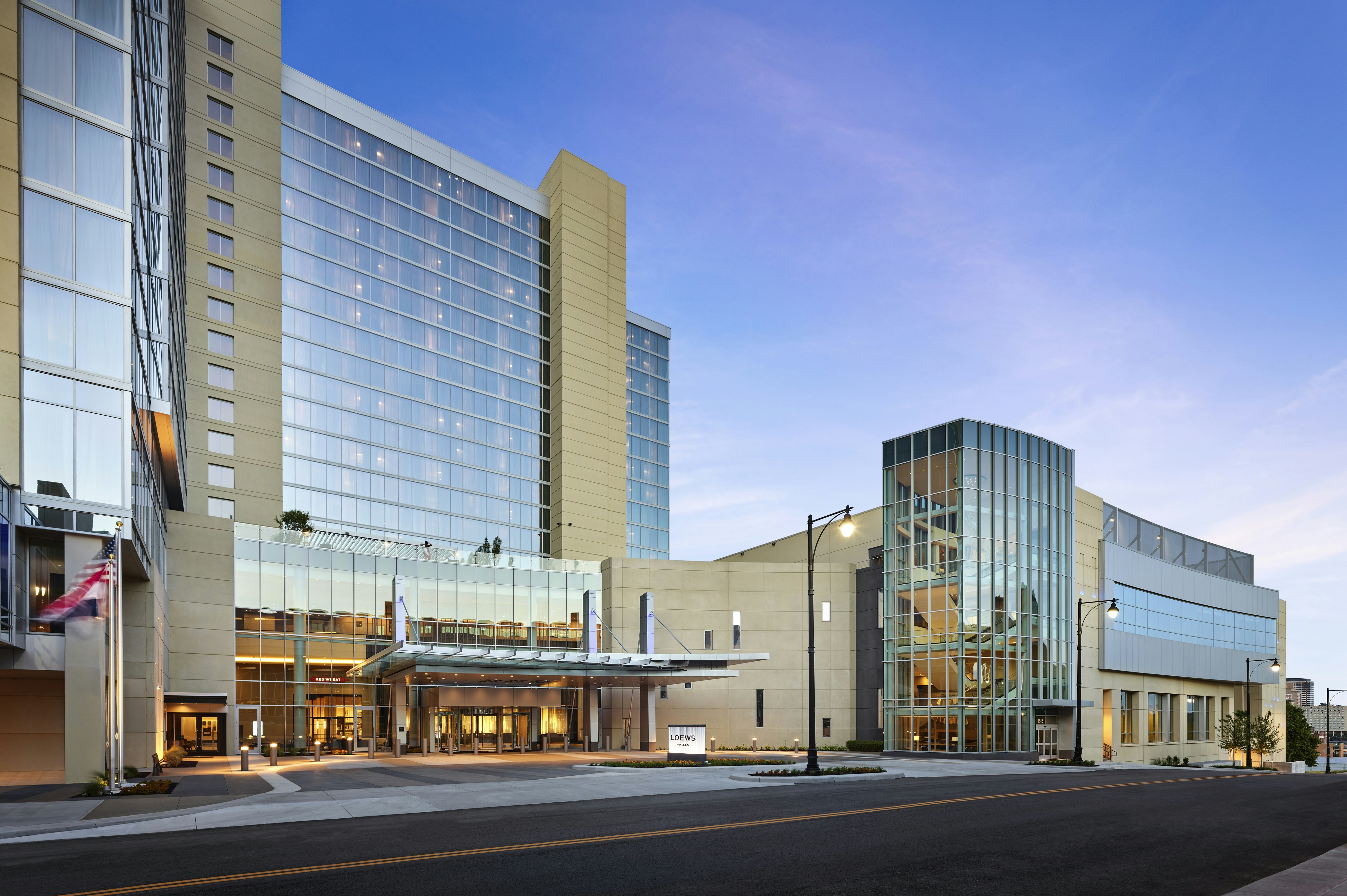 Loews Kansas City Hotel 74/78